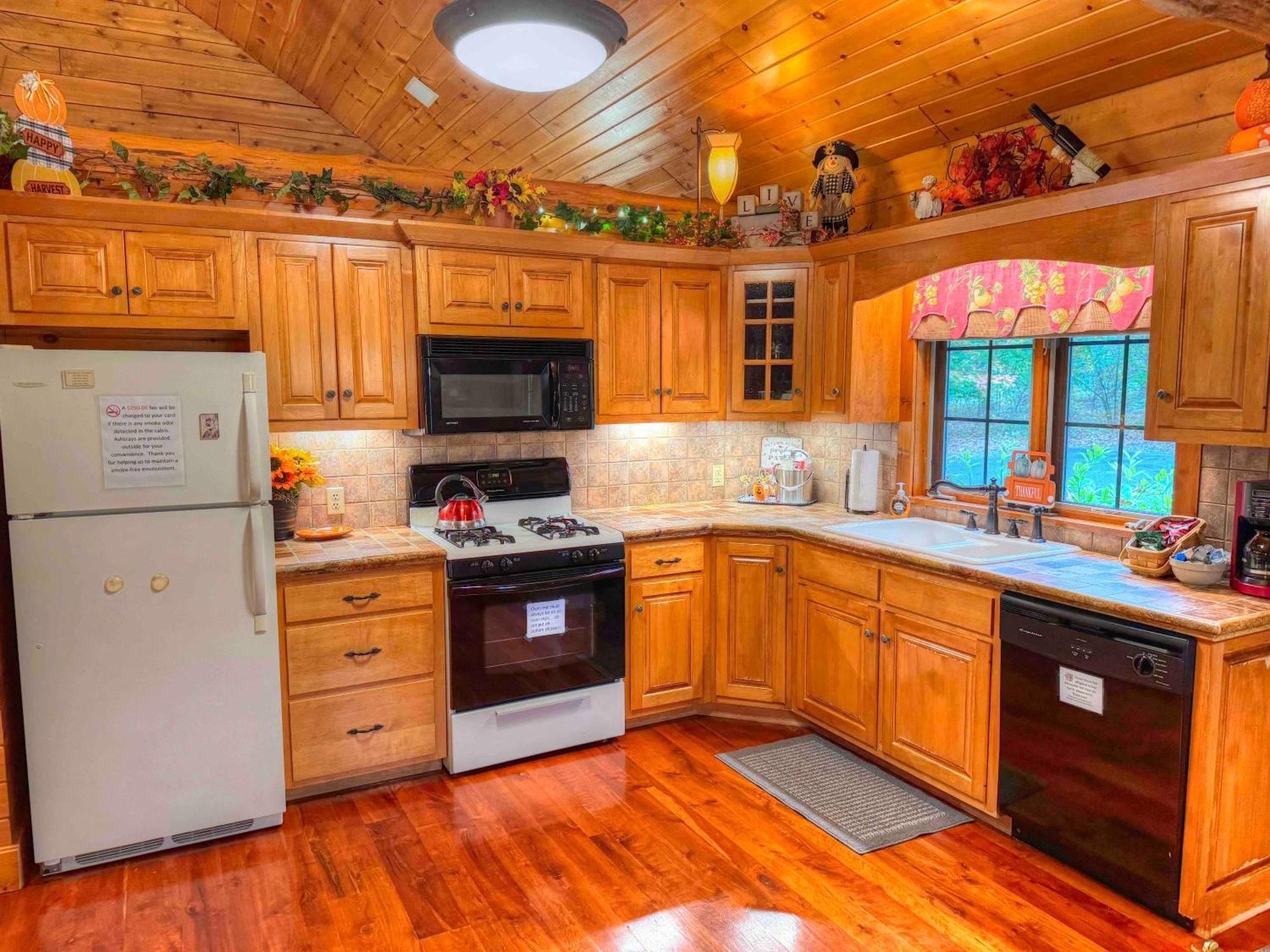 Ferngully Creek Cabins Millersburg Extérieur photo