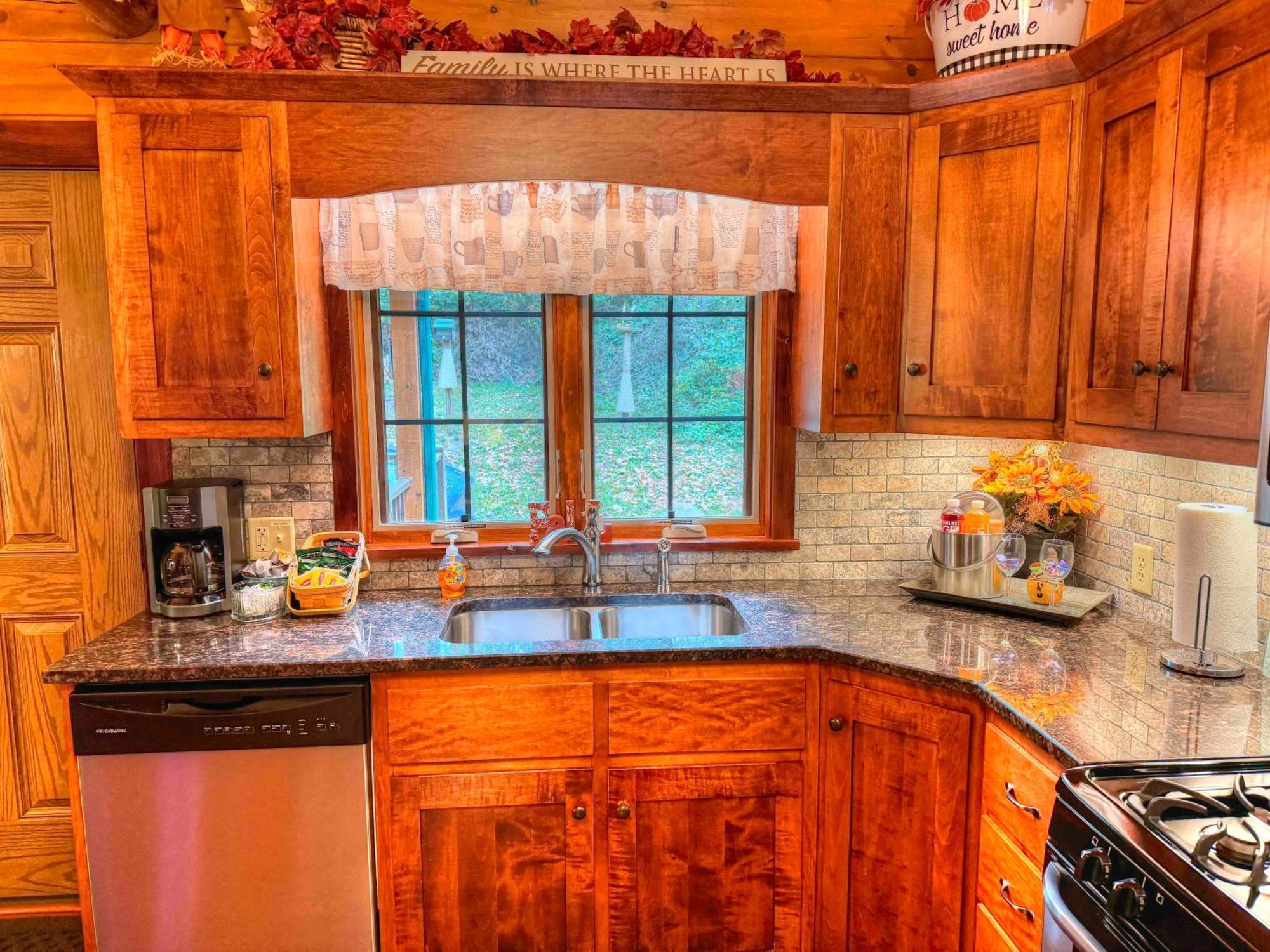 Ferngully Creek Cabins Millersburg Extérieur photo